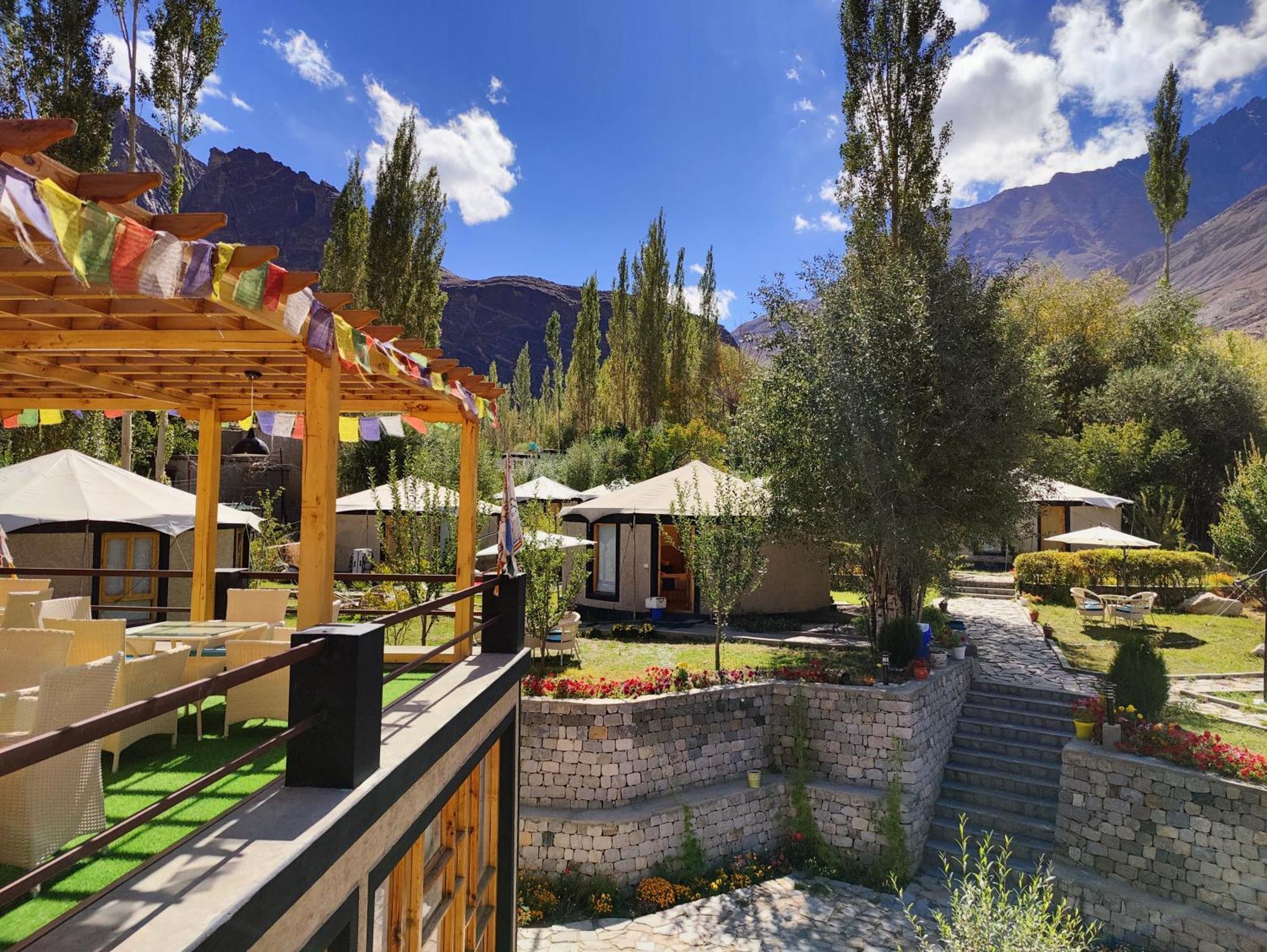 Mystique Meadows Earth Homes Hundar Dış mekan fotoğraf